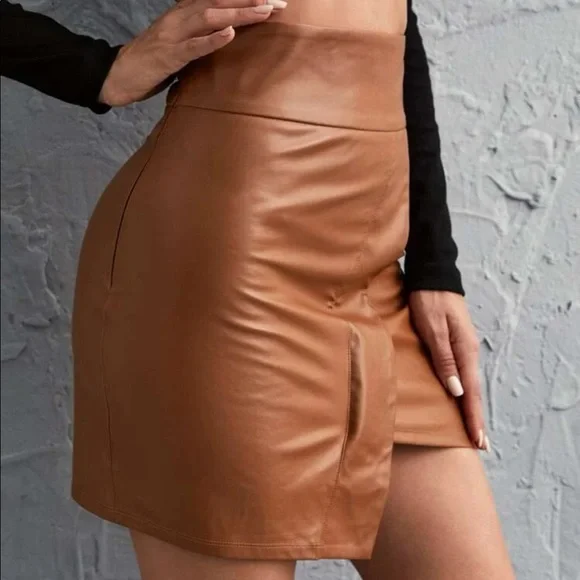 Asymmetrical vegan leather mini Skirt - Carmel - Picture 4 of 6